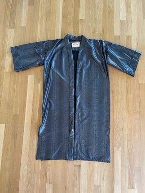 Vibra Metallic Black Long Coat Burning Mab